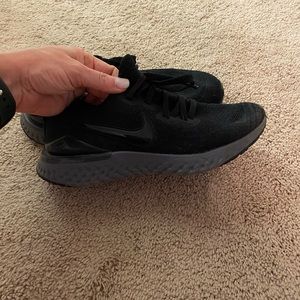 Nike Epic React Flyknit black and gray Size 8